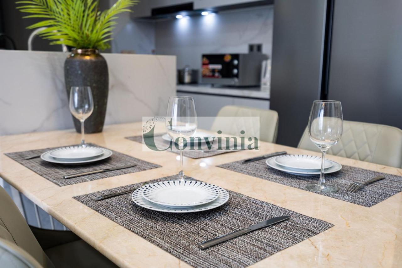 Convinia Luxury The Peak Midtown Aparthotel Ho Şi Min Exterior foto